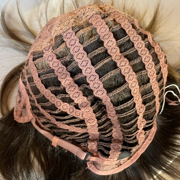 NWT short brown wig dimension pixie wig blonde lights approx 10” 130d weft cap - Picture 6 of 16